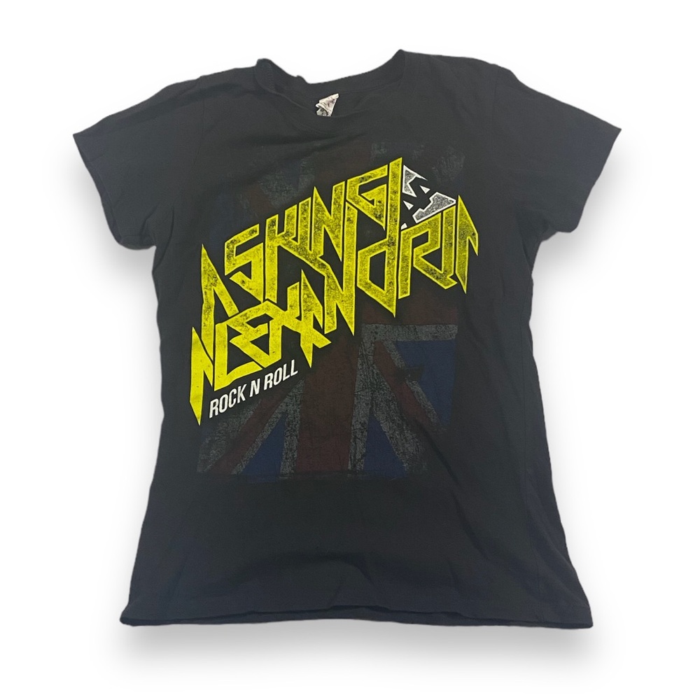 Asking Alexandria Band T-Shirt Emo Rock n Roll Tee Concert Tour Medium Womens